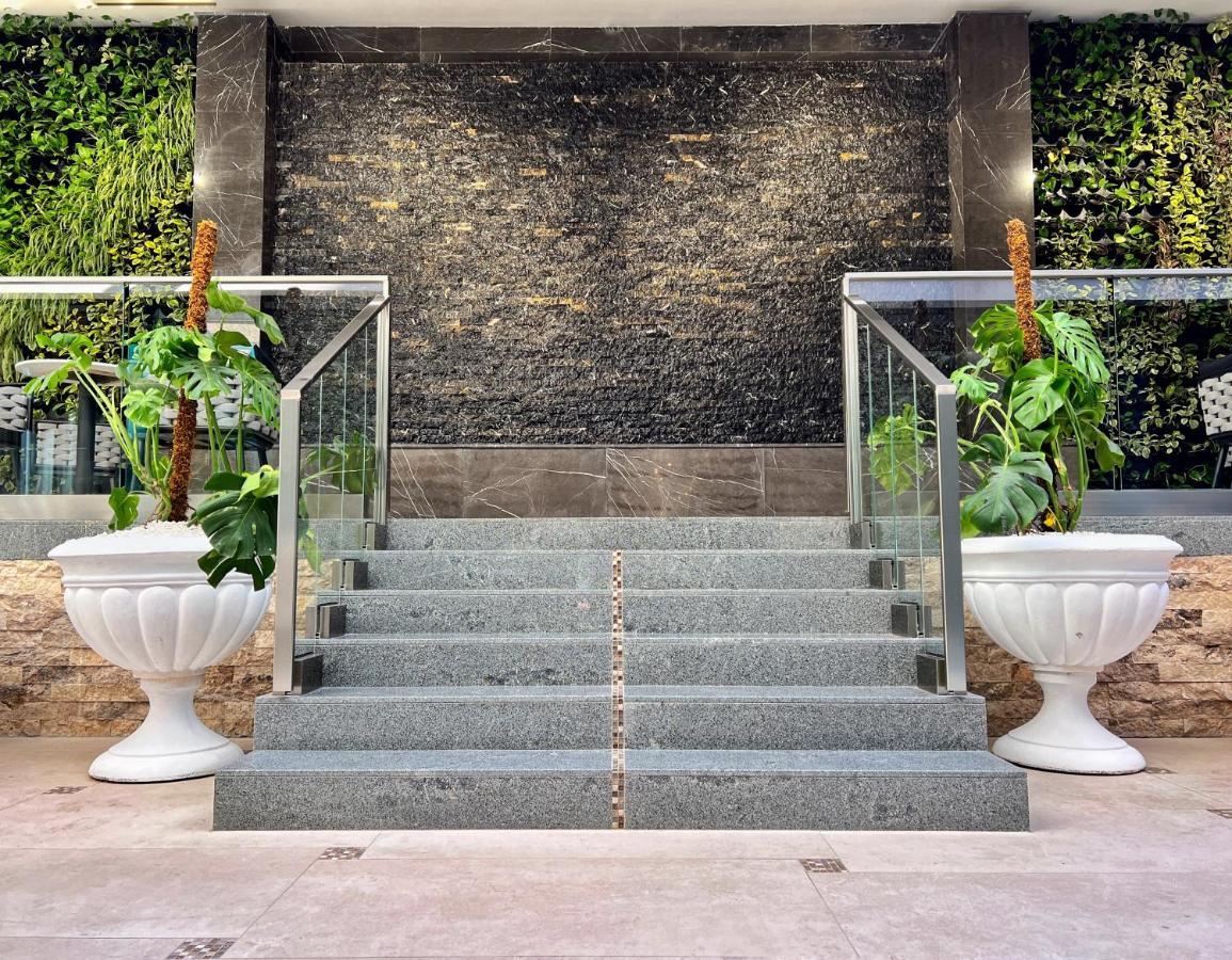 Marjan Plaza Hotel 第比利斯 外观 照片